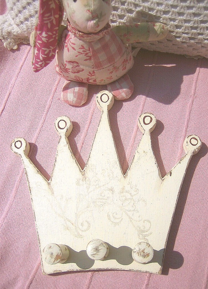 Kindergarderobe Krone mit  3 Massivholzhaken
